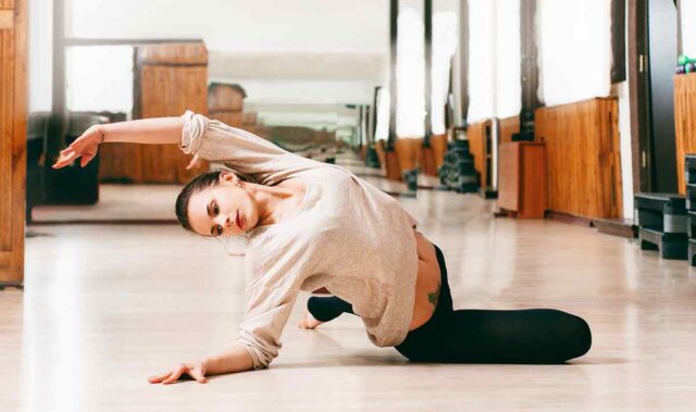 https://shreeganeshpackers.co.in/wp-content/uploads/2019/04/inner_image_dance_03-640x379.jpg