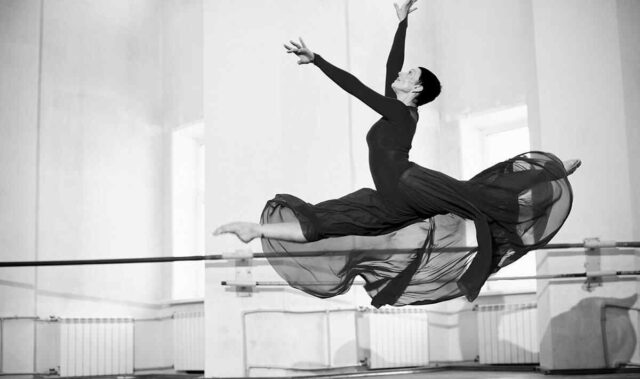 https://shreeganeshpackers.co.in/wp-content/uploads/2019/04/inner_image_dance_05-640x379.jpg